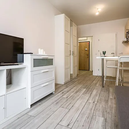 Grabiszyn Double - Balcony, Shopping Centres, Parks Nearby - By Rentujemy *