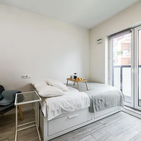 Grabiszyn Double - Balcony, Shopping Centres, Parks Nearby - By Rentujemy *