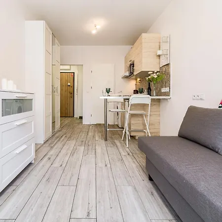 Grabiszyn Double - Balcony, Shopping Centres, Parks Nearby - By Rentujemy *
